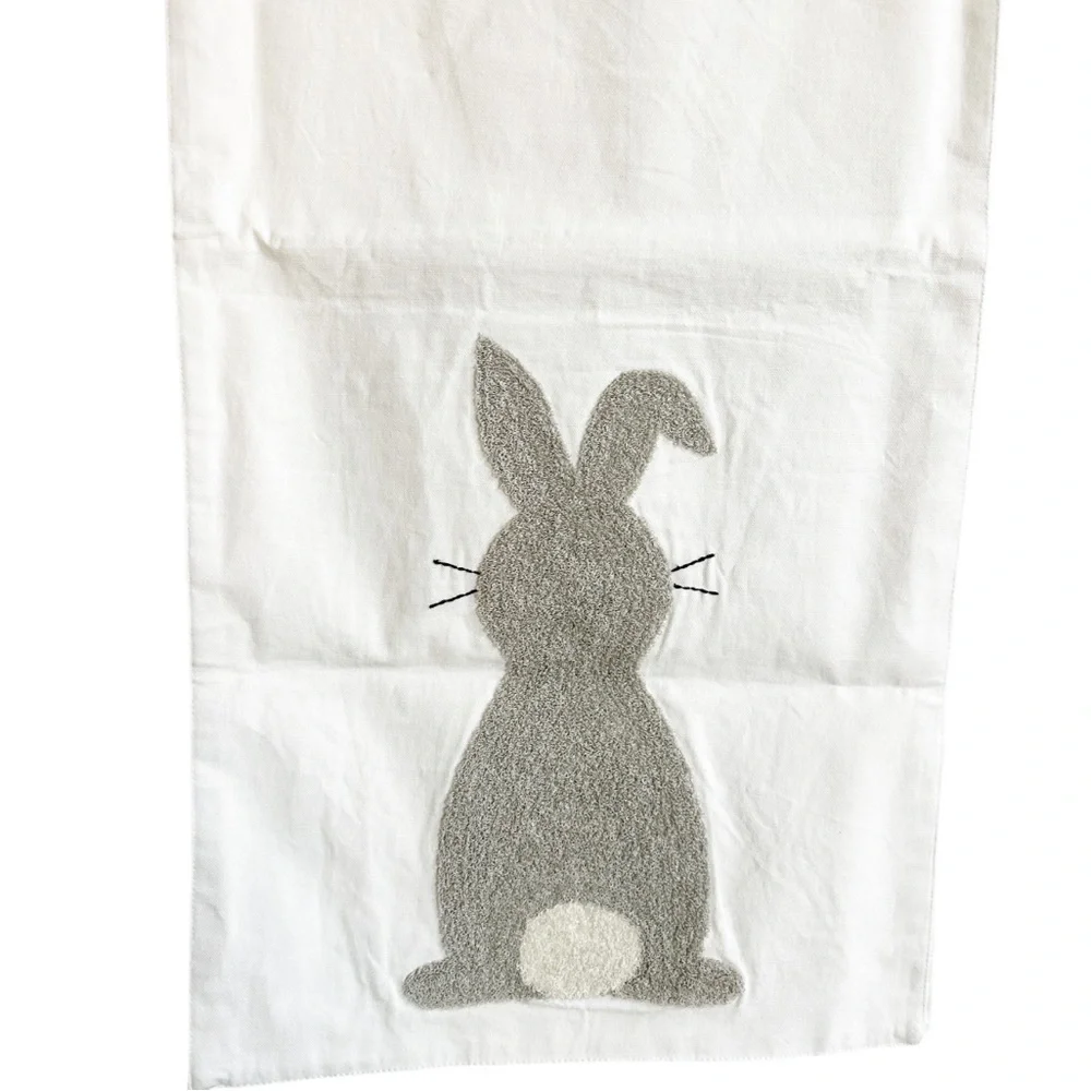NEW The Farmhouse Rachel Ashwell HEADS & TAILS Bunny Tablerunner 🐇🐇🐇